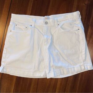 Levi’s Jean Shorts! Womens White Shorts!